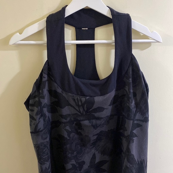 Lululemon Flower Tank Top Size 12 - Picture 7 of 9